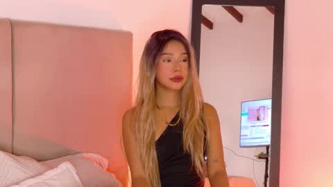 E M M A  online show from 03.25.26