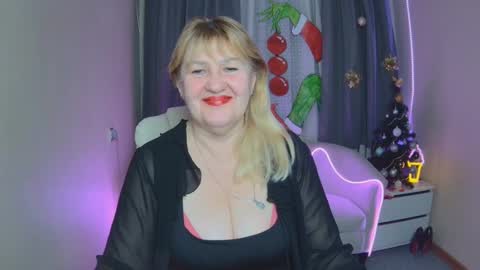 Snapshot of emmaellison924117 chatting on 12.16.25 emmaellison924117 online show from 12.16.25