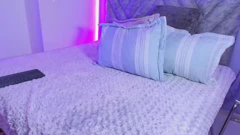  Emma  online show from 09.27.25