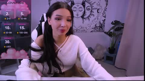 Snapshot of emmakeam_ chatting on 12.06.24 Emma online show from 12.06.24