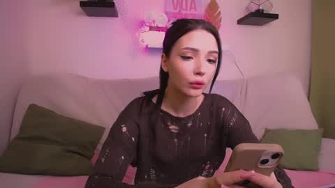 Snapshot of emmakeam_ chatting on 01.31.25 Emma online show from 01.31.25