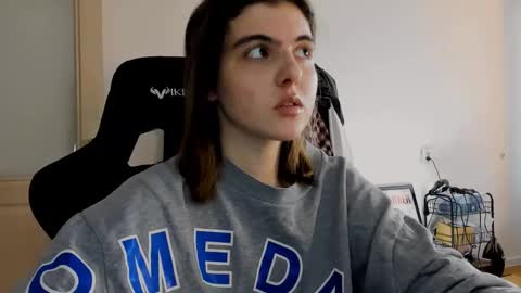 Snapshot of emmamon chatting on 12.20.24 Emma online show from 12.20.24