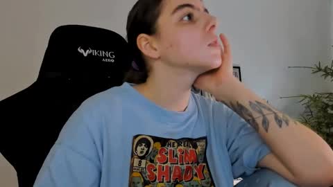 Snapshot of emmamon chatting on 01.13.25 Emma online show from 01.13.25