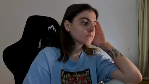 Snapshot of emmamon chatting on 02.26.25 Emma online show from 02.26.25