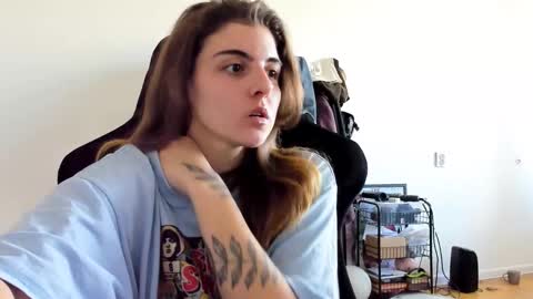 Snapshot of emmamon chatting on 09.27.25 Emma online show from 09.27.25