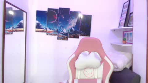 Emma  online show from 01.14.25