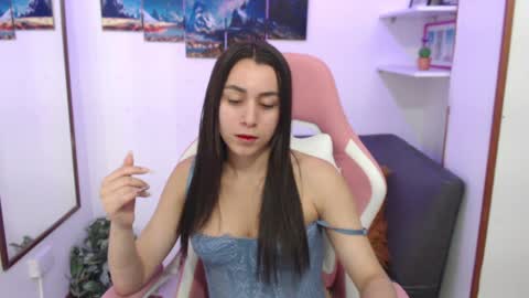 Emma  online show from 01.17.25