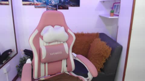 Emma  online show from 02.05.25