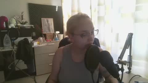 emmanoir_ online show from 02.22.25