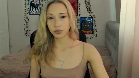 Snapshot of emmarayder chatting on 06.25.26 Emma online show from 06.25.26