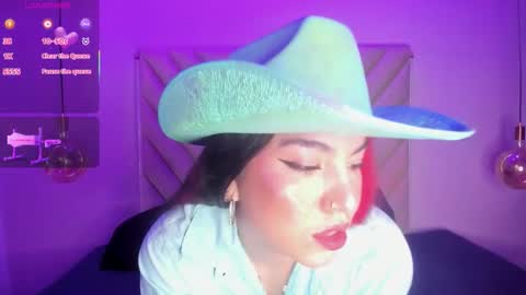 Snapshot of emmaswift1 chatting on 10.31.25 Emma online show from 10.31.25