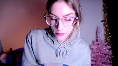 Snapshot of emmaterrestrial chatting on 01.15.25 RH-NEGATIVE GREEN-EYED BAELIEN online show from 01.15.25