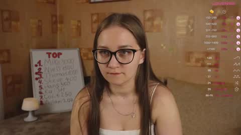 Snapshot of emmatiny chatting on 02.09.25 Mia online show from 02.09.25