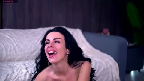 Emma online show from 12.19.25