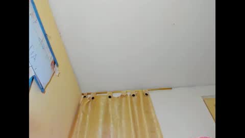 hi im emmalina welcome to your happy place online show from 03.03.25