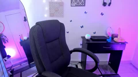 EMMA online show from 01.22.25