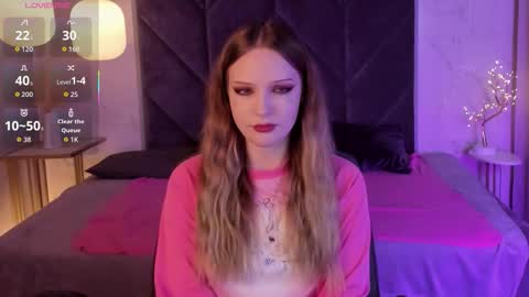 Snapshot of emmazing_ chatting on 11.26.25 Iris online show from 11.26.25