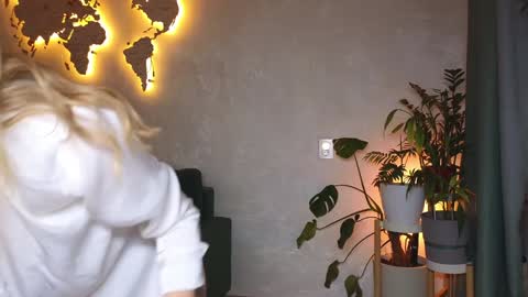 Miss Emmi online show from 02.19.26