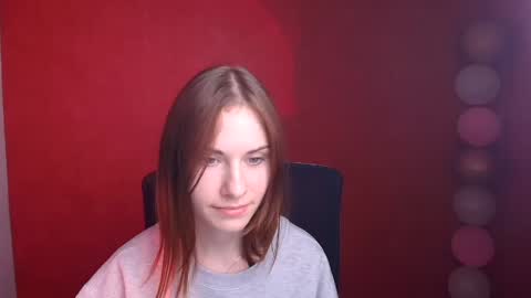 Snapshot of emmi_rossum chatting on 03.03.25 Emmi online show from 03.03.25