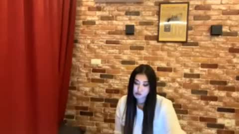 Snapshot of emmieappiah chatting on 10.08.25 Mia online show from 10.08.25