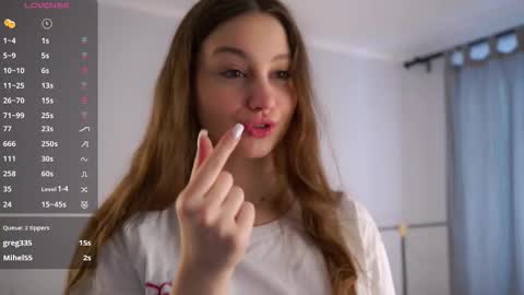 Snapshot of emmiemurray chatting on 03.06.26 Aurora online show from 03.06.26