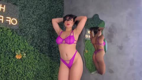 Snapshot of emmiily_z chatting on 02.18.25 Emmiily online show from 02.18.25