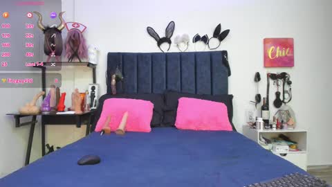 Snapshot of emmily_giraldo chatting on 02.27.25 online show from 02.27.25