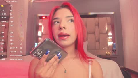 Snapshot of emmily_savage chatting on 02.06.25 online show from 02.06.25