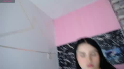 Snapshot of emmy_durant chatting on 10.01.25 emmy_durant online show from 10.01.25