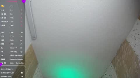 Snapshot of emmy_durant chatting on 11.19.25 emmy_durant online show from 11.19.25