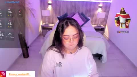 Emmy Walker online show from 10.03.25