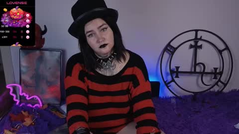 Emmy Bright     50  online show from 10.26.25