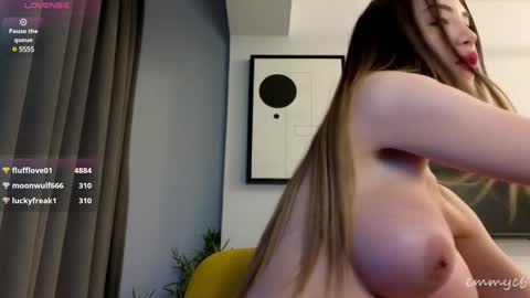 Em online show from 12.25.24