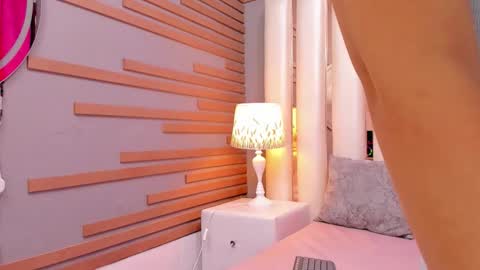 Snapshot of emmycruzz chatting on 02.07.26 emmy online show from 02.07.26