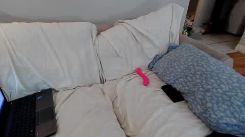 Snapshot of emodream1998media chatting on 02.07.25 EmoDream1998 online show from 02.07.25