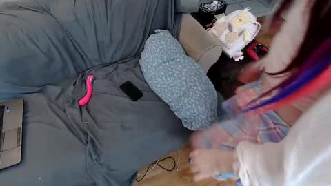 Snapshot of emodream1998media chatting on 02.25.25 EmoDream1998 online show from 02.25.25