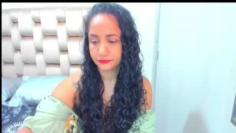 Snapshot of emperatriztapia chatting on 03.01.26 emperatriztapia online show from 03.01.26