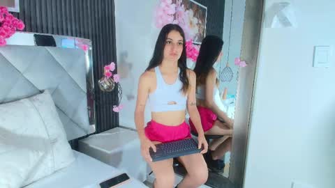 EMY FERRER online show from 04.22.26
