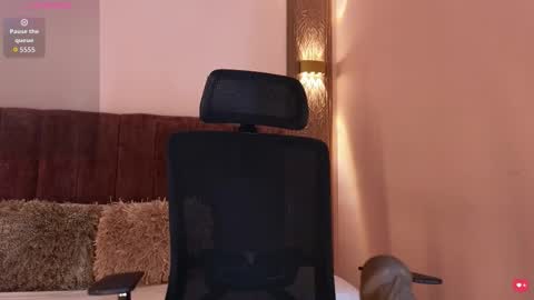 Snapshot of emy_leon chatting on 02.24.26 Emy online show from 02.24.26