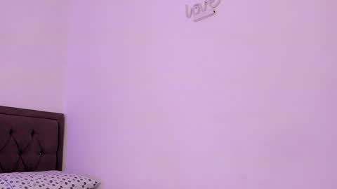 Snapshot of emy_zapatastar chatting on 12.17.24 Emiliana online show from 12.17.24