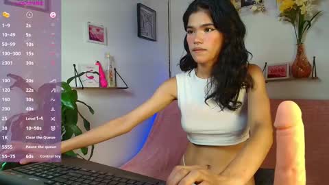 emycarver09 online show from 09.23.25