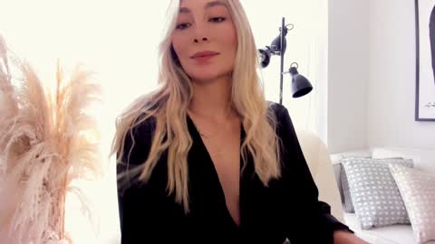 Snapshot of emyconneer chatting on 12.05.24 emyconneer online show from 12.05.24