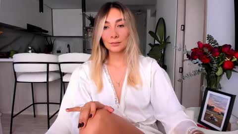 Snapshot of emyconneer chatting on 02.17.25 emyconneer online show from 02.17.25