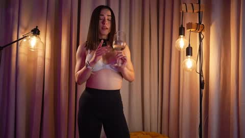 Snapshot of emyii chatting on 10.06.25 Eimi3 online show from 10.06.25