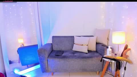 EMYLY  online show from 01.08.26