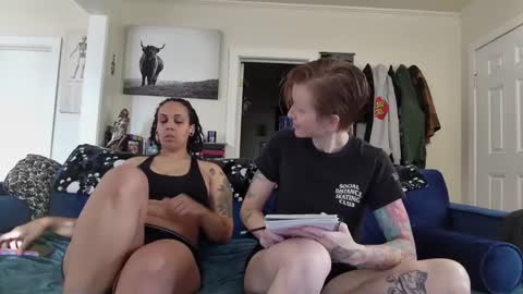 Cedar redhead and River brunette online show from 12.03.24