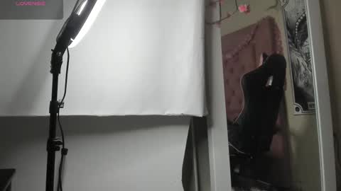 Snapshot of ened_nessa chatting on 02.28.25 Schedule 600a.m - 200p.m Col hour online show from 02.28.25