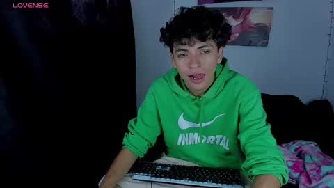 Snapshot of energy_lover137 chatting on 02.12.26 Salo online show from 02.12.26