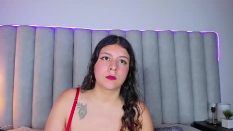 Snapshot of engelstone_ chatting on 02.20.25 E N G E L online show from 02.20.25