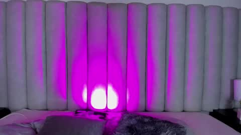 Snapshot of engelstone_ chatting on 03.11.25 E N G E L online show from 03.11.25